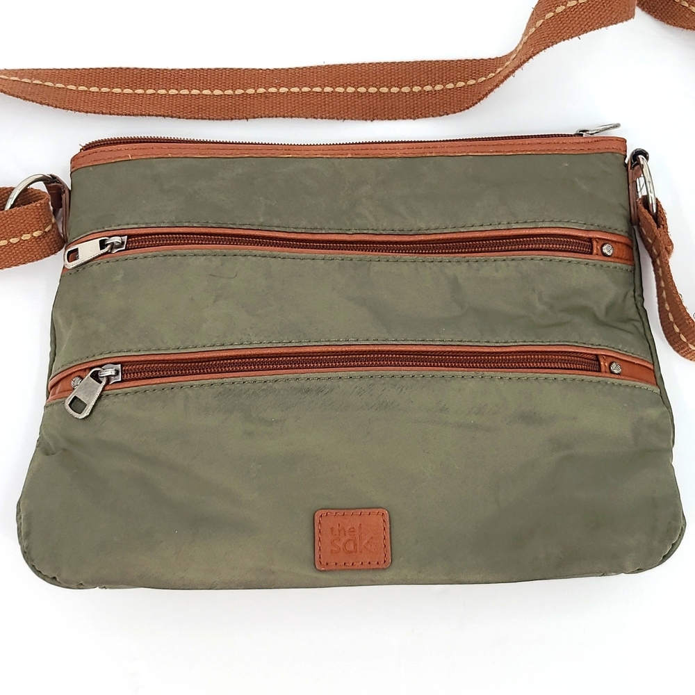 The sak olive green brown adjustable strap zipper up purse cute casual